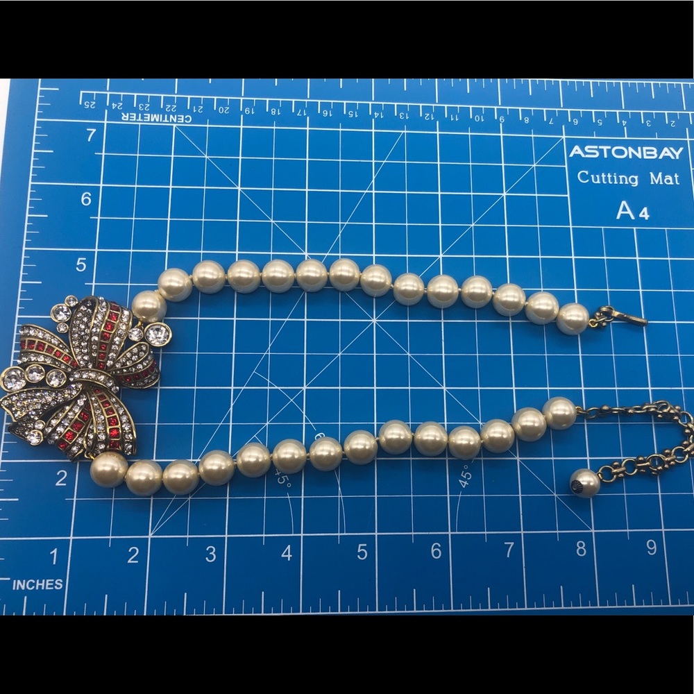 Heidi Daus 🆕 “Ravishing Ribbon” necklace, cream faux pearls, Swarovski crystals - Picture 6 of 9
